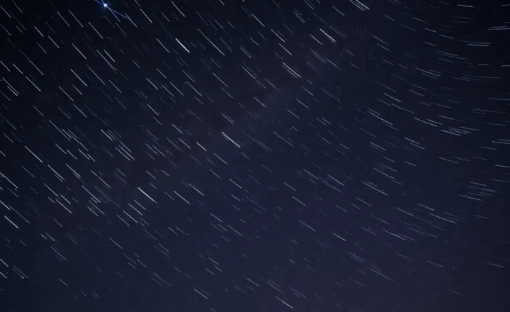 Megaconstellations vs Dark Skies: What Amateur Astronomers Lose in 2026