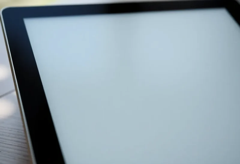 Ghosting on an E-Ink Tablet: Refresh Modes That Fix It and When the Panel Is the Problem